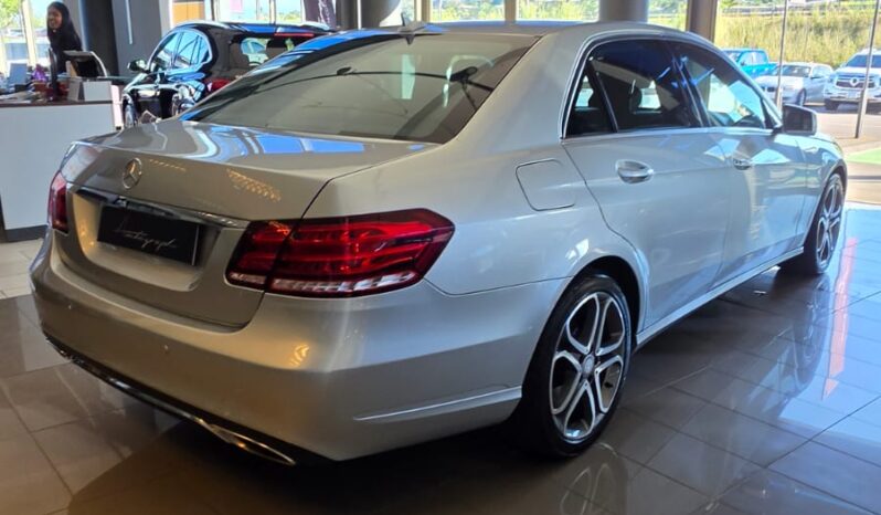 
								Mercedes E200 AvantGarde full									