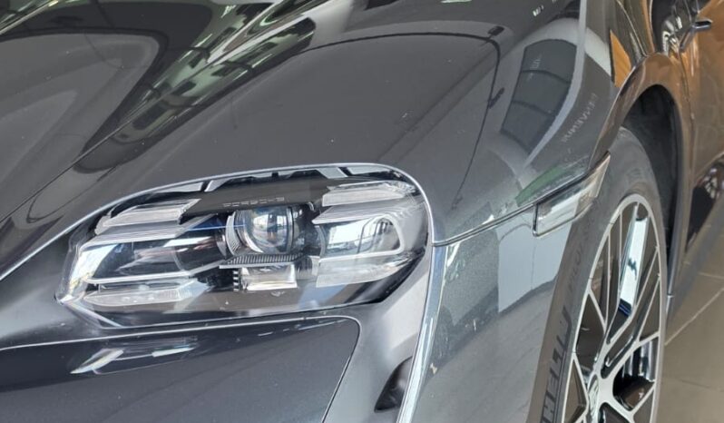 
								Porsche Taycan 4S full									