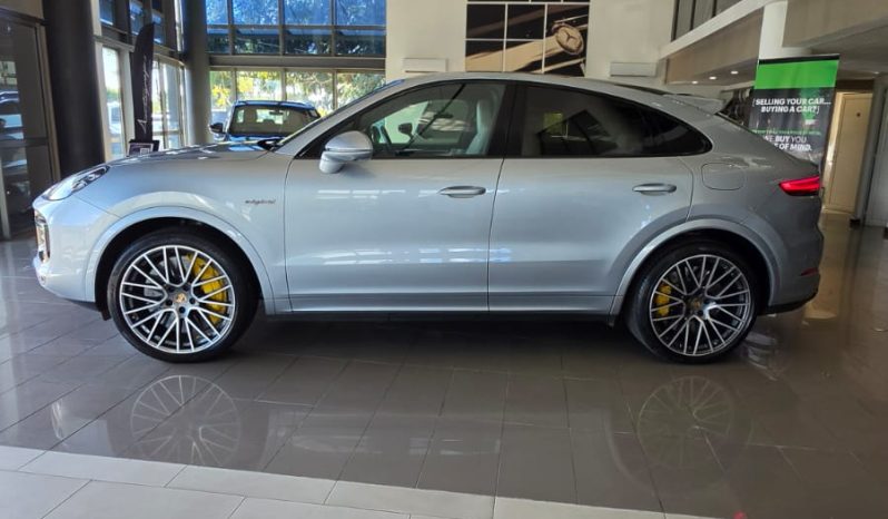 
								Porsche Cayenne Turbo S E-Hybrid 4.0 V8 PHEV full									