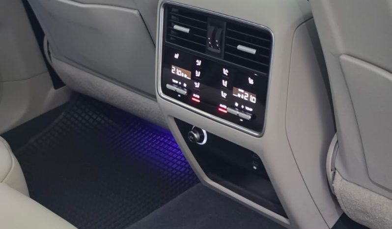 
								Porsche Cayenne Turbo S E-Hybrid 4.0 V8 PHEV full									