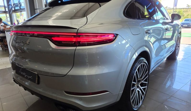 
								Porsche Cayenne Turbo S E-Hybrid 4.0 V8 PHEV full									