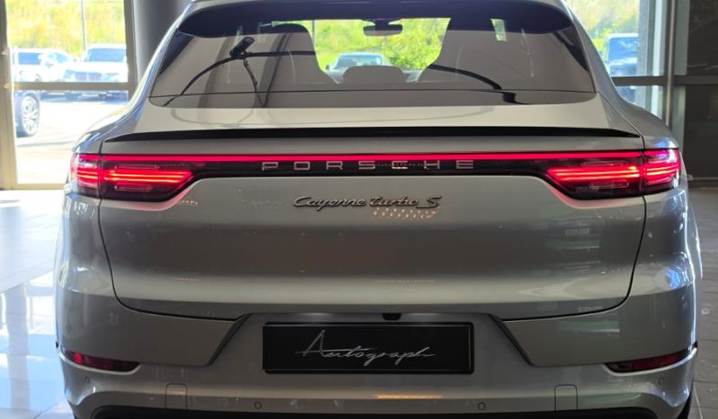 
								Porsche Cayenne Turbo S E-Hybrid 4.0 V8 PHEV full									