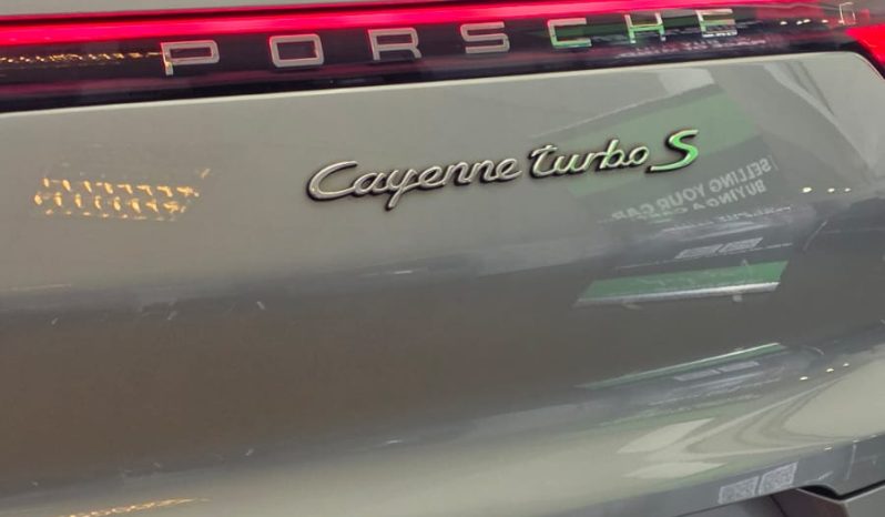 
								Porsche Cayenne Turbo S E-Hybrid 4.0 V8 PHEV full									
