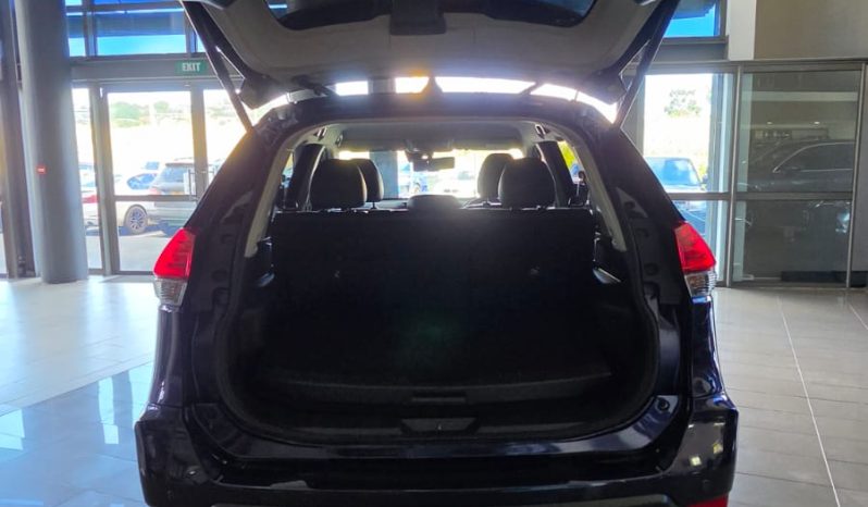 
								Nissan Xtrail 2.0 Hybrid full									