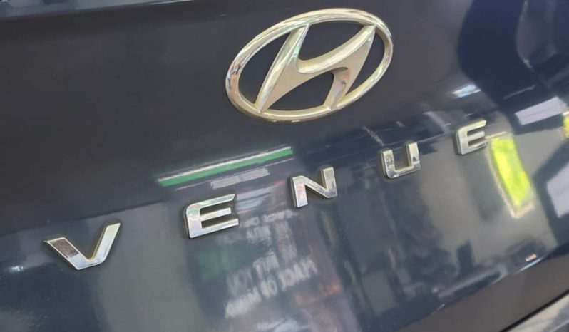 
								Hyundai Venue 1.0 GLX full									
