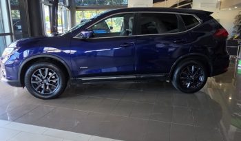 
										Nissan Xtrail 2.0 Hybrid full									