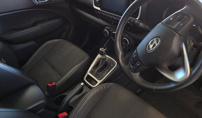 
								Hyundai Venue 1.0 GLX full									