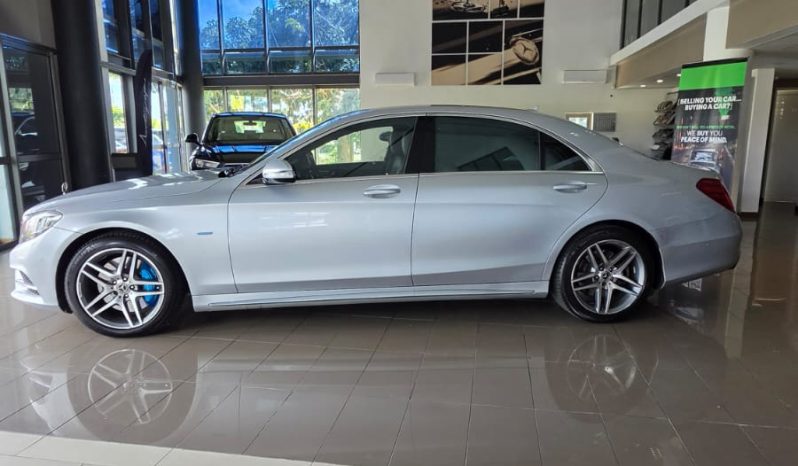 
								Mercedes-Benz S500e L AMG Line full									