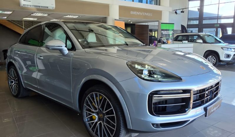 
								Porsche Cayenne Turbo S E-Hybrid 4.0 V8 PHEV full									