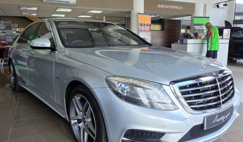 
								Mercedes-Benz S500e L AMG Line full									