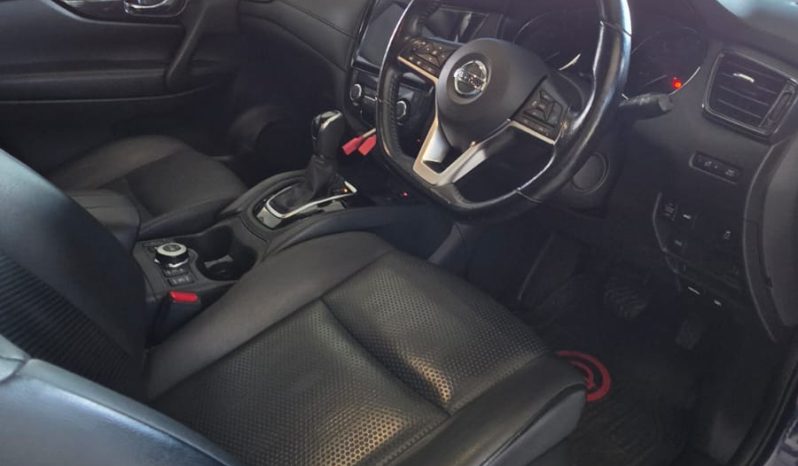 
								Nissan Xtrail 2.0 Hybrid full									