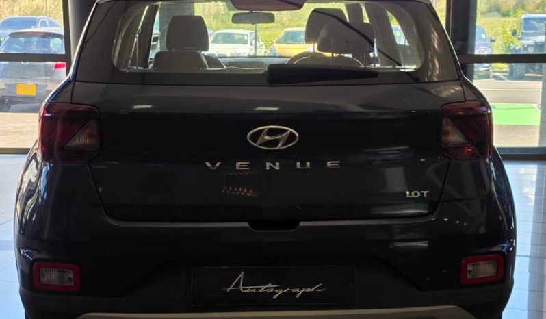 
								Hyundai Venue 1.0 GLX full									