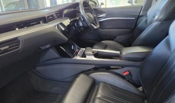 
										Audi E-Tron SUV 55 Quattro SLine Black Edition full									