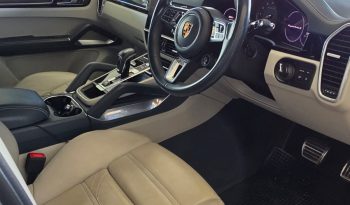 
										Porsche Cayenne Turbo S E-Hybrid 4.0 V8 PHEV full									