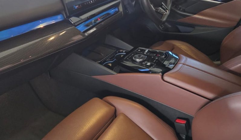 
								BMW I5 M60 XDrive full									