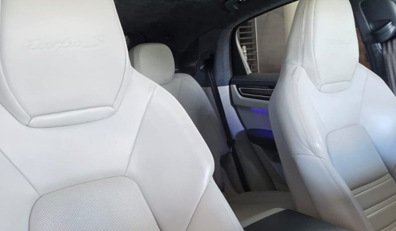 
								Porsche Cayenne Turbo S E-Hybrid 4.0 V8 PHEV full									