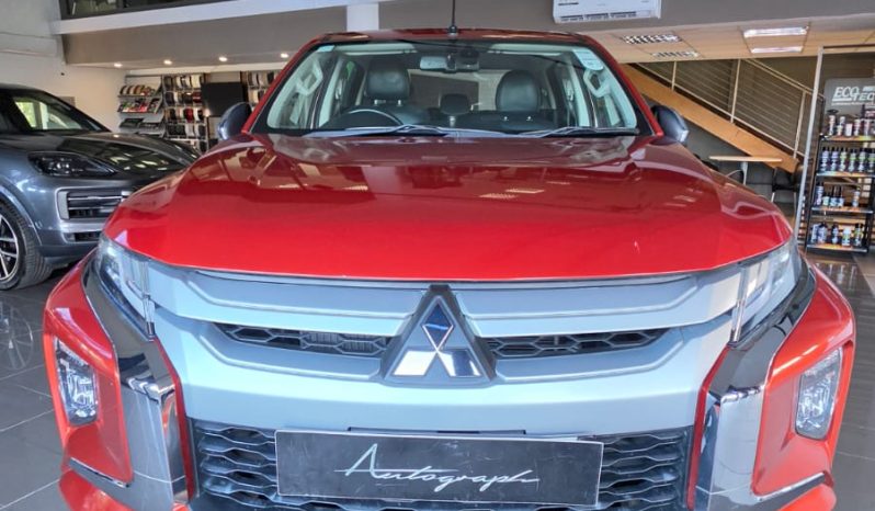 
								Mitsubishi Triton Double Cab 4×4 2.4 MIVEC full									
