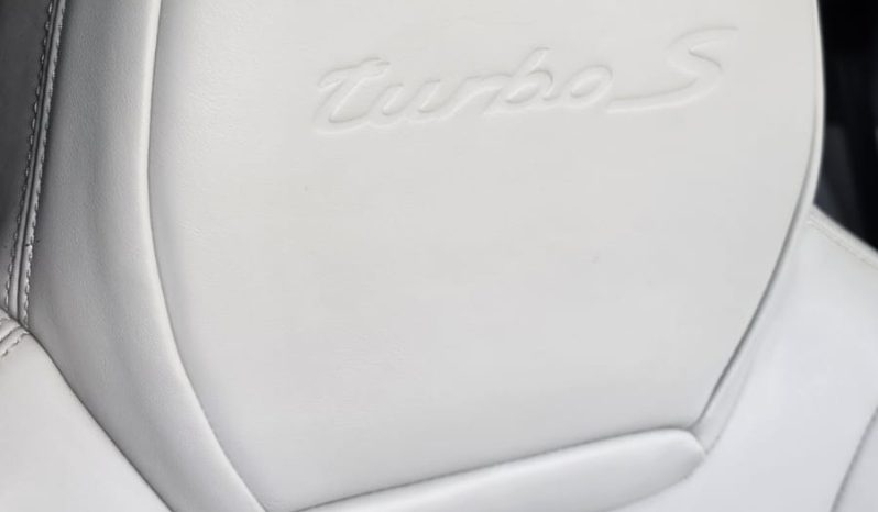 
								Porsche Cayenne Turbo S E-Hybrid 4.0 V8 PHEV full									