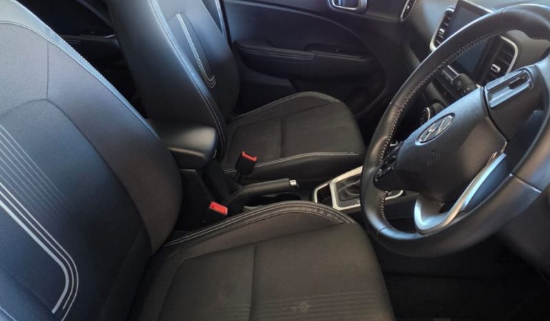 
								Hyundai Venue 1.0 GLX full									