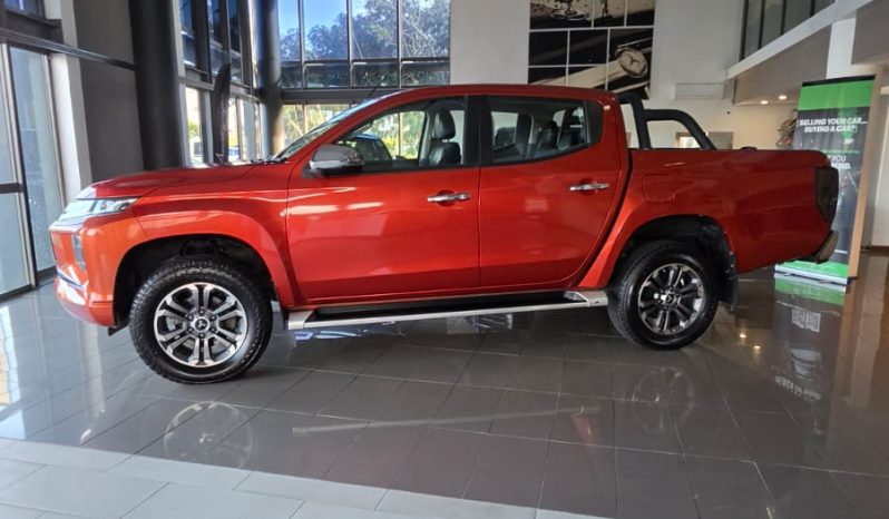 
								Mitsubishi Triton Double Cab 4×4 2.4 MIVEC full									