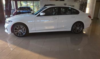 
										BMW 330e full									