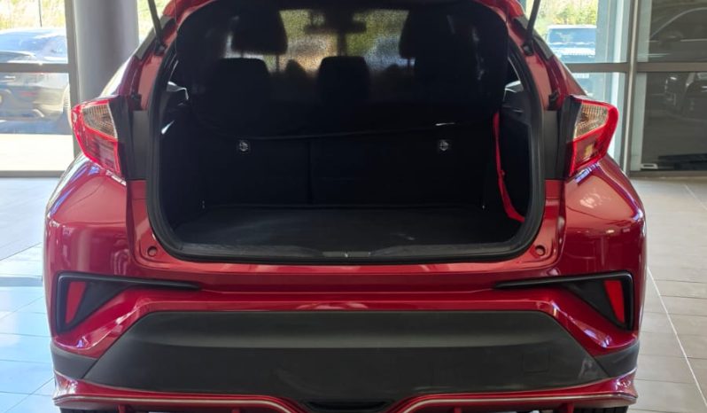 
								Toyota CHR 1.8 Hybrid full									