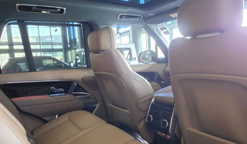
								Range Rover Vogue 3.0 P440e HSE full									