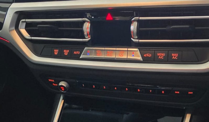 
								BMW 330e full									