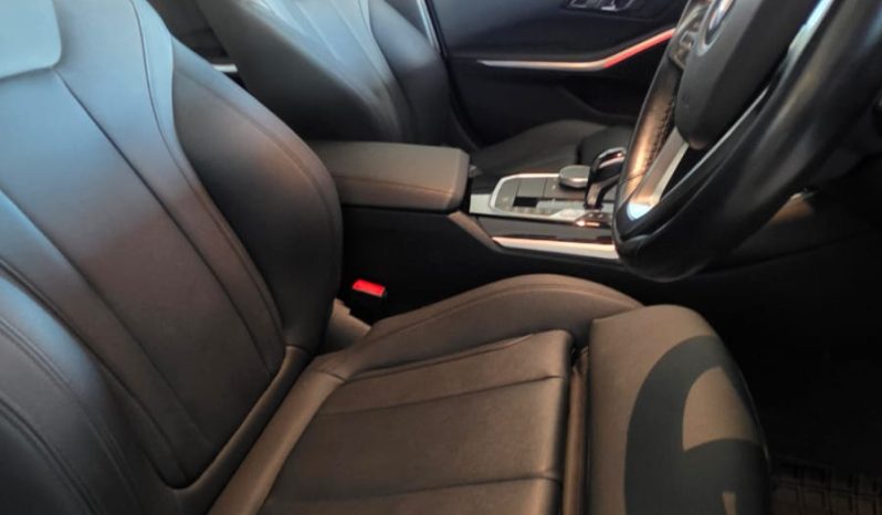 
								BMW 330e full									