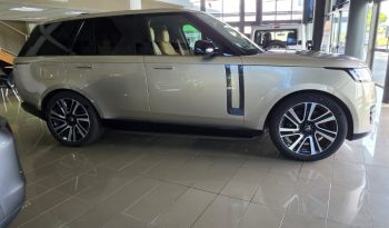 
										Range Rover Vogue 3.0 P440e HSE full									