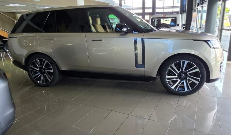 
								Range Rover Vogue 3.0 P440e HSE full									
