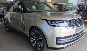 
										Range Rover Vogue 3.0 P440e HSE full									