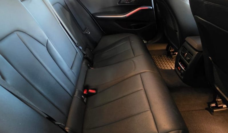 
								BMW 330e full									