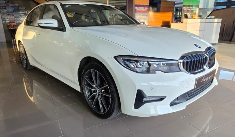 
								BMW 330e full									