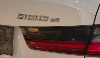 
										BMW 330e full									