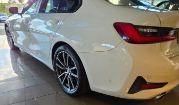 
										BMW 330e full									