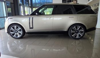 
										Range Rover Vogue 3.0 P440e HSE full									
