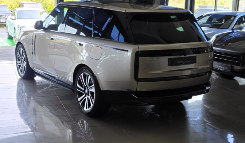 
								Range Rover Vogue 3.0 P440e HSE full									