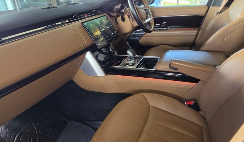 
								Range Rover Vogue 3.0 P440e HSE full									