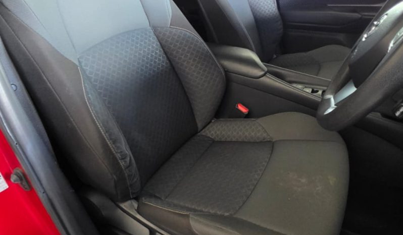 
								Toyota CHR 1.8 Hybrid full									