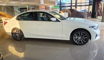 
										BMW 330e full									