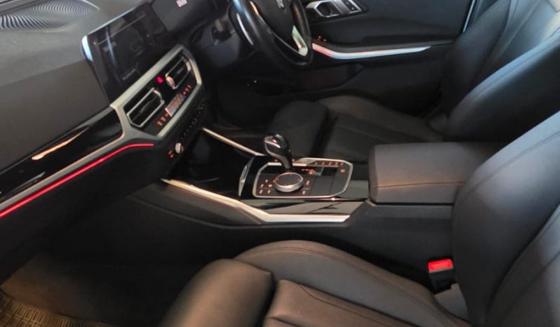
								BMW 330e full									