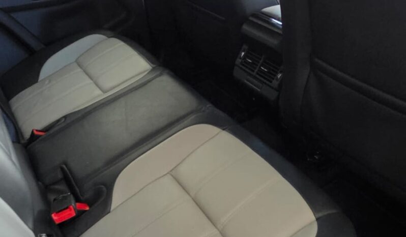 
								Range Rover Evoque P300e R-Dynamic S full									
