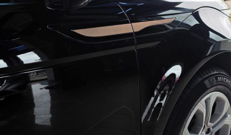 
								Range Rover Evoque P300e R-Dynamic S full									
